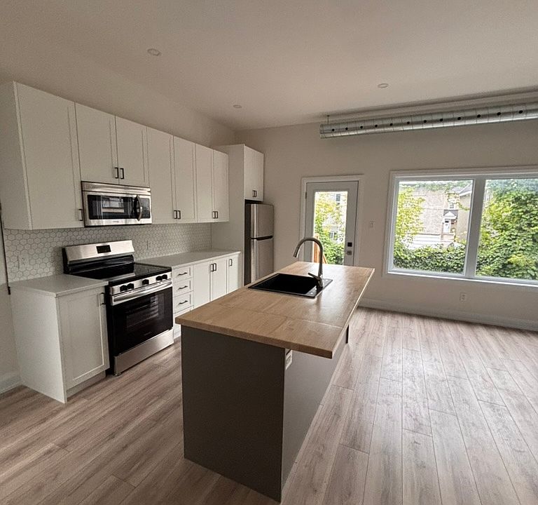 1st image of 84 Eccles St #4