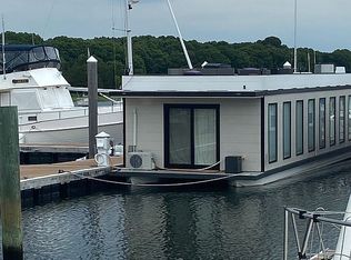 67 Esmond Ave, North Kingstown, RI 02852