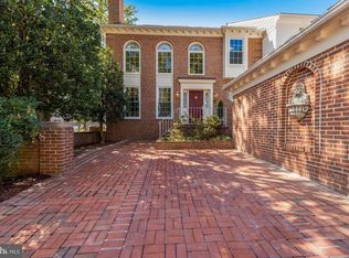 8000 Quarry Ridge Way, Bethesda, MD 20817