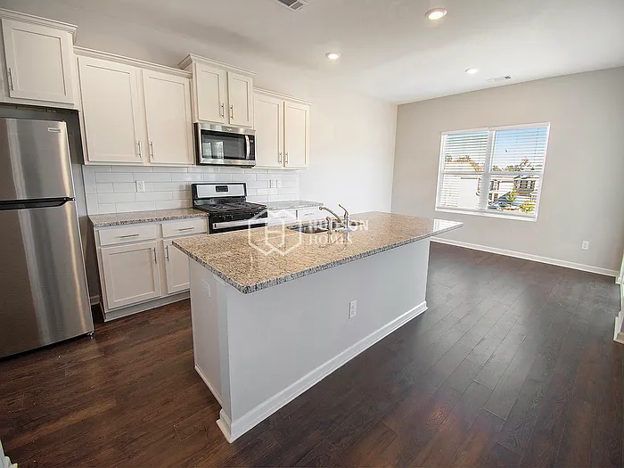 301 Chelsea Park Rd — Photo 9