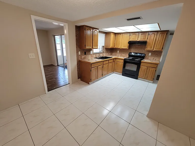7229 Magnolia Valley Dr — Photo 5