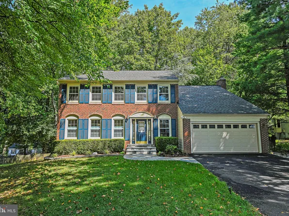 11572 Southington Ln, Herndon, VA 20170