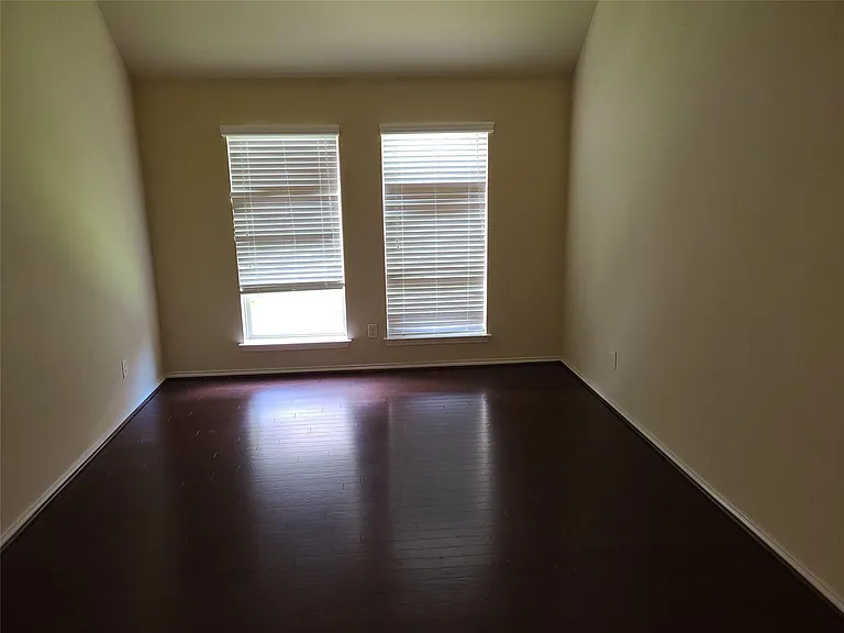 10318 Bellago Ln — Photo 14