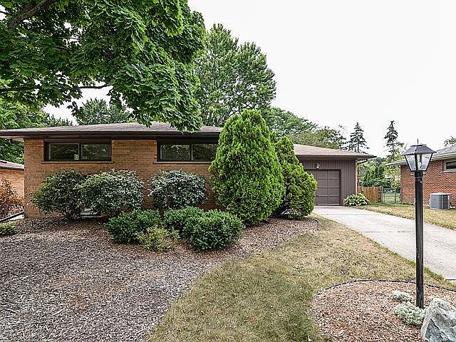 1st image of 1570 Barrington Pl