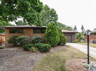 1570 Barrington Pl, Ann Arbor, MI