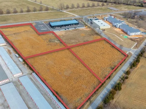 N Center St, Fayetteville, AR 72701