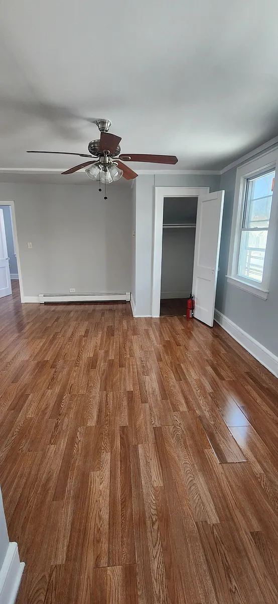 Livingroom - 518 Chestnut St #3