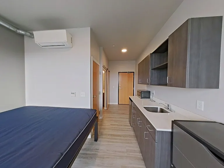 Ferry Street Flats - Modern Studios and Lofted units right by campus! — Photo 36