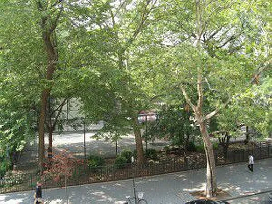 Rented by Tower Brokerage | media 42