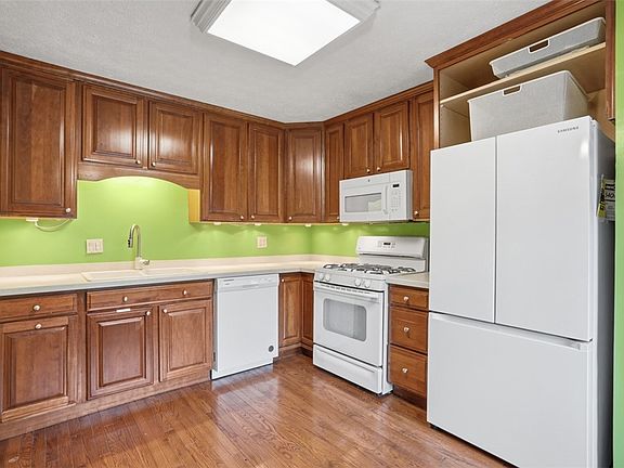 5th image of 514 Cedar Ave