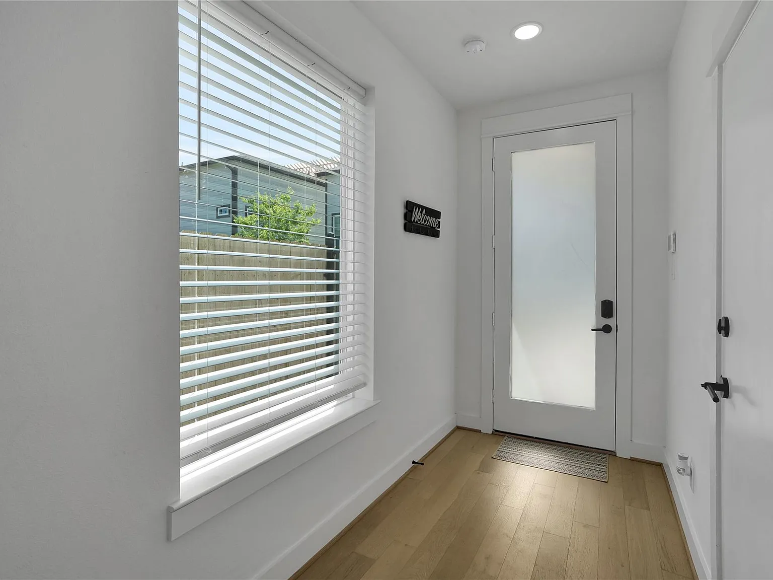 3 bed, 3.5 bath, 1842 sqft, $2,750 — Photo 4