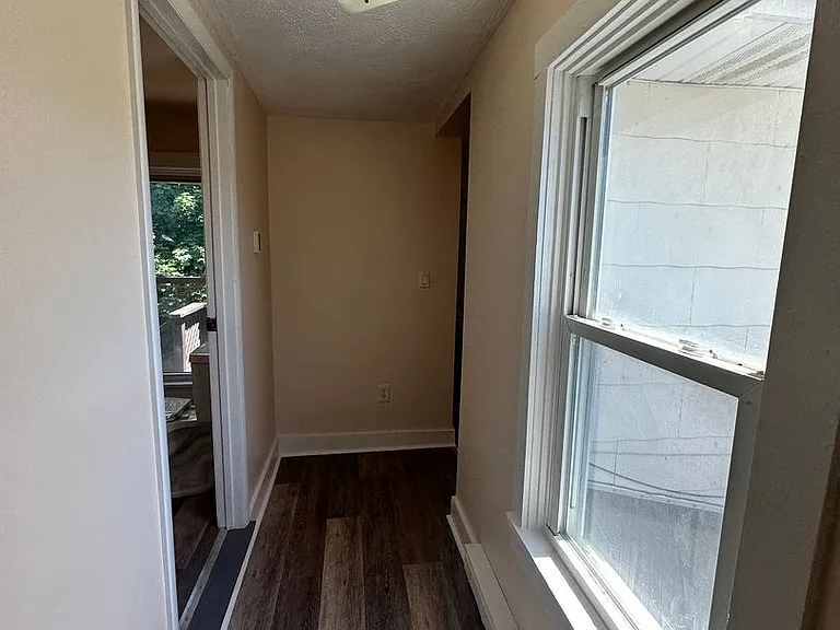 654 E Water St — Photo 5