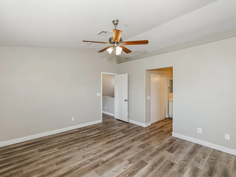 3010 Sunrise Bay Ave — Photo 10