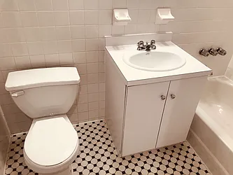 Rented by Metropolis Real Estate of Manhattan