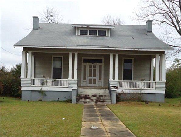 2nd image of 718 N 3 Notch St