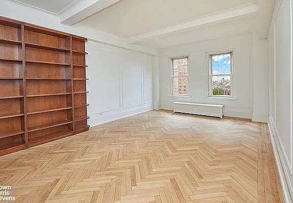 5th image of 33 5th Ave APT 8A