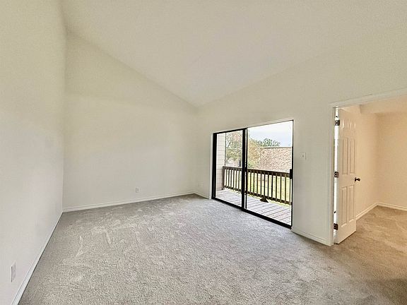 5th image of 1020 W McNeese St #3G