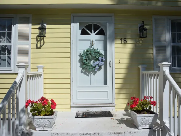 18 Salem Rd, Madison, CT 06443