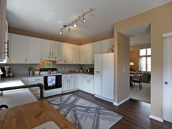 5th image of 5915 Cove Point Ct