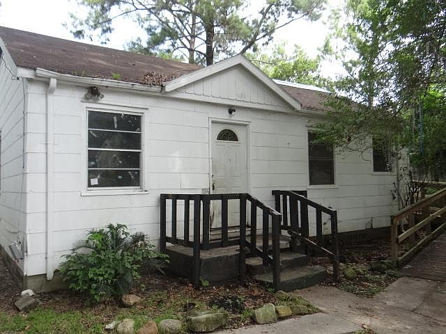 1st image of 913 Moisant St