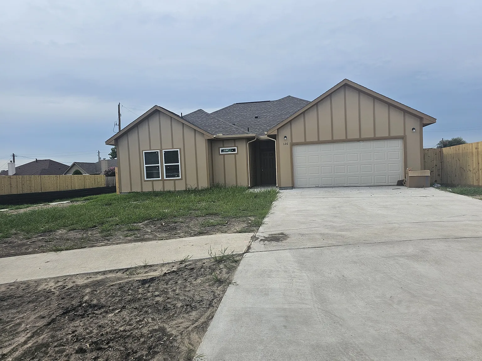 3 bed, 1869 sqft, $2,150 — Photo 3