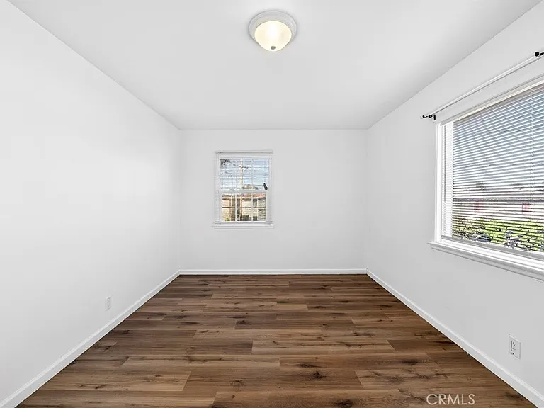 1316 1/2 W Anaheim St — Photo 17