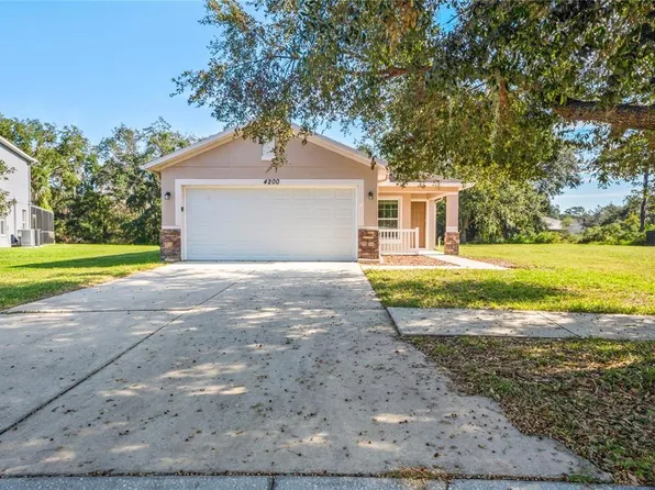 4200 Warwick Hills Dr, Wesley Chapel, FL 33543