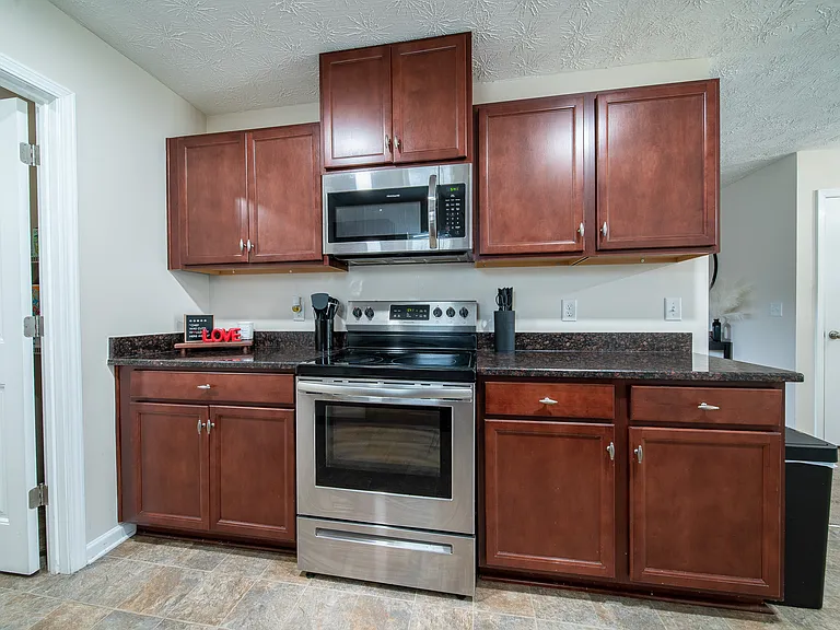 5788 Sandy View Dr — Photo 8