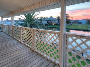 202 Barracuda St, Bayou Vista, TX 77563