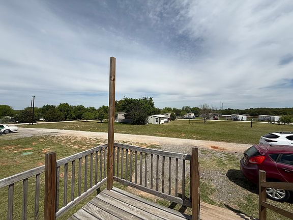 2nd image of 1007 Fox Ln