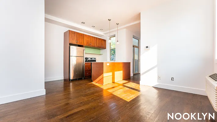 Rented by Nooklyn NYC LLC | media 21