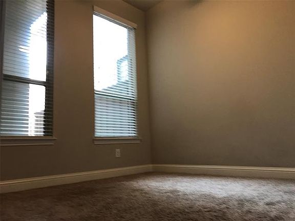 5th image of 860 Dartford Dr