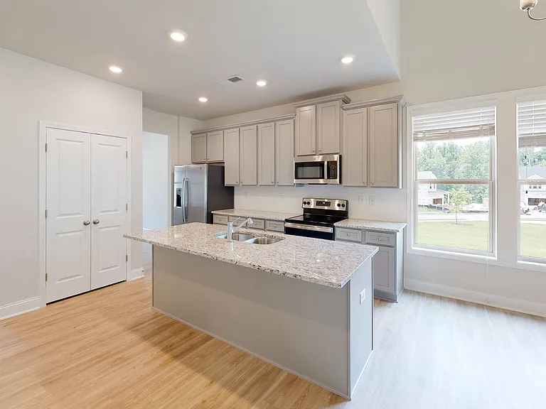 Quinn Residences at McCart Landing — Photo 19