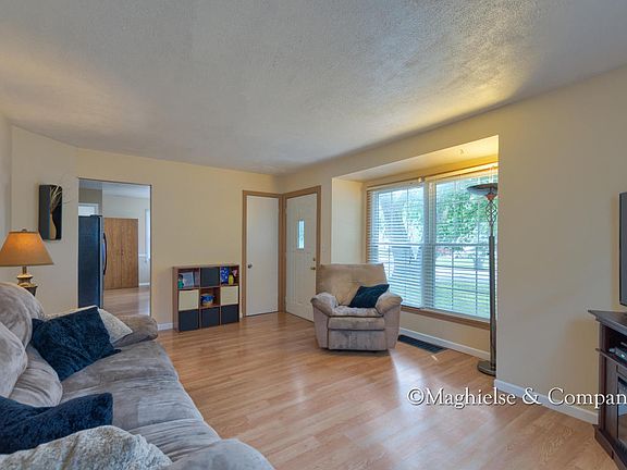 5th image of 4548 Pinehurst Ave SW