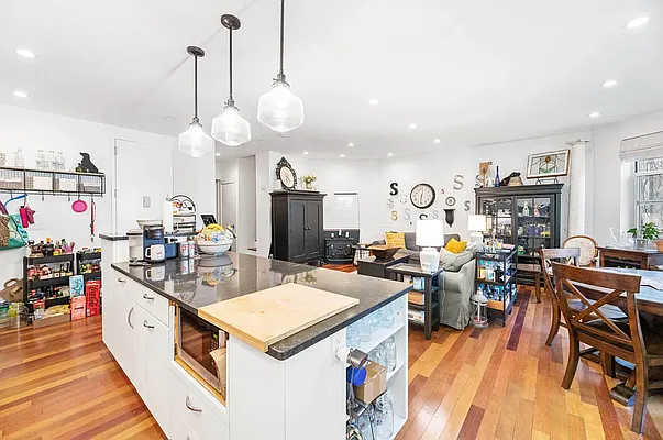 Rented by REAL New York | media 17