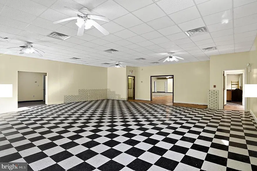 Studio, 5700 sqft, $5,000 — Photo 4