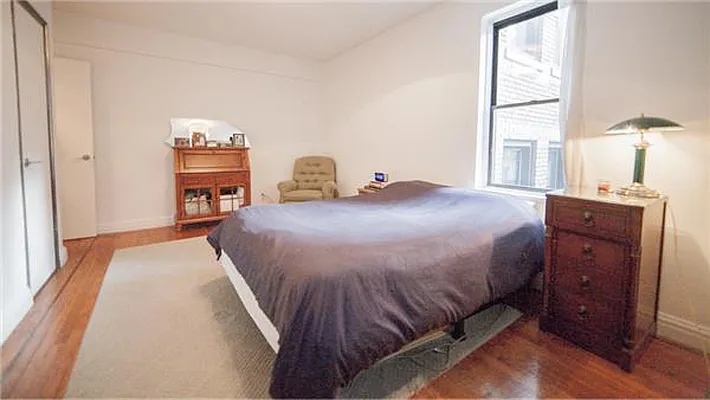 Sold by R New York | media 1