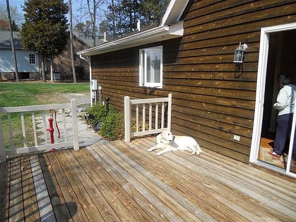 3rd image of 104 Watlington Dr