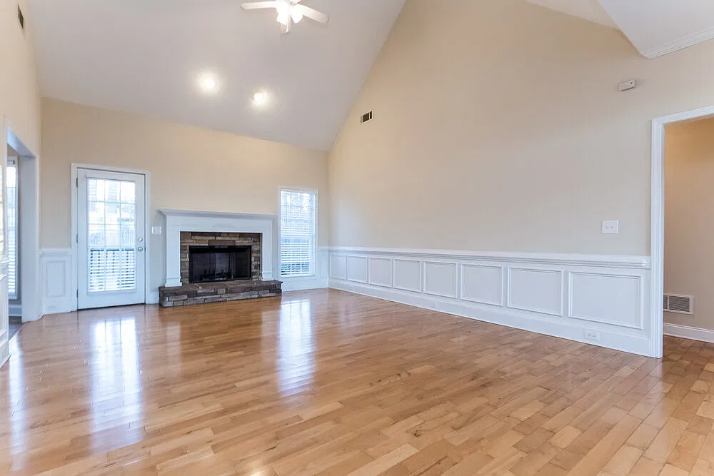 3 bed, 2.0 bath, 1573 sqft, $2,310 — Photo 4