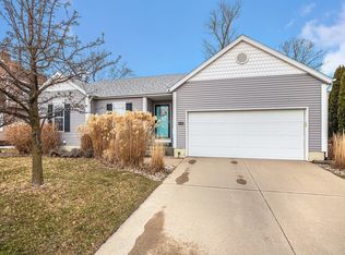 416 Upton Dr, Saint Joseph, MI 49085
