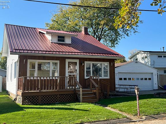 2nd image of 2104 Lakewood Ave