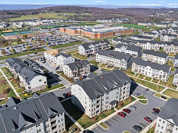 2nd image of 10280 Hopewell St #201