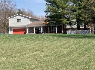 5692 Mabley Hill Rd, Fenton, MI 48430