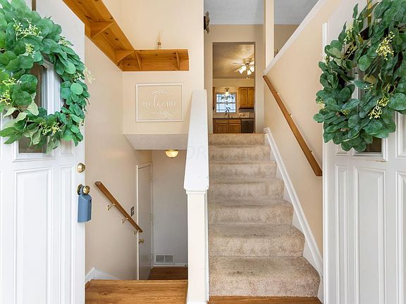 3rd image of 6296 Shaftsbury Ln