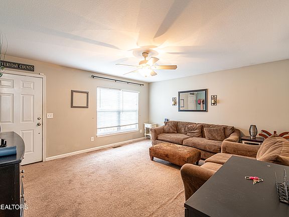 3rd image of 705 S Everett High Rd