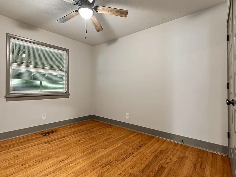 520 S Duncan Ave — Photo 7