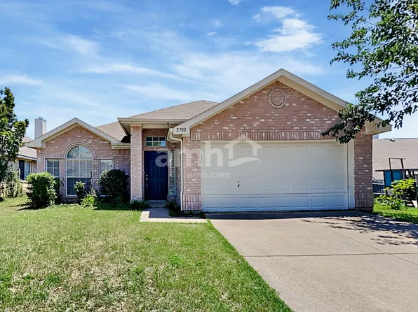 2700 Salado Trl, Fort Worth, TX 76118