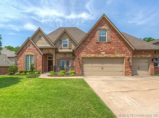 8210 S 14th Pl, Broken Arrow, OK 74011