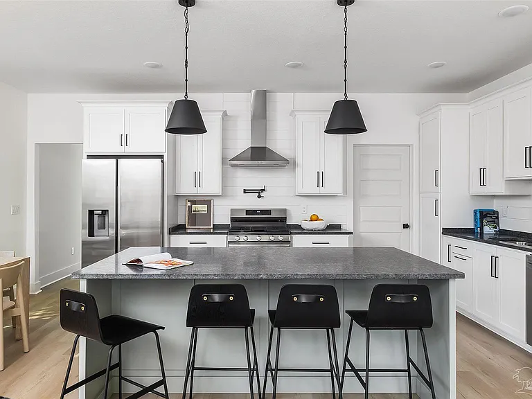 511 N C St — Photo 7