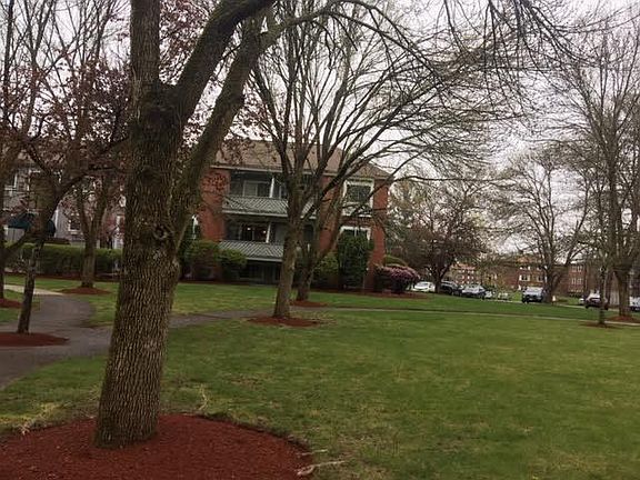 Perfect For Evening Strolls.